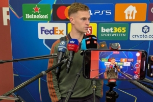 17歲卡爾入選德國(guó)隊(duì)？基米希：在拜仁能踢常規(guī)首發(fā)就理應(yīng)入選