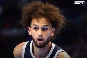 ??Shams：獨行俠中鋒萊夫利將接受右腳手術(shù) 賽季報銷！