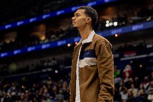 NBA杯半決賽對陣?yán)做〗庹f：文班下場要是回來 能攔住雷霆嗎？