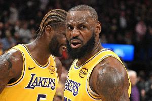 Skip：三巨頭湖人竟落后無文班馬刺20分 不過話說回來老詹隔扣了