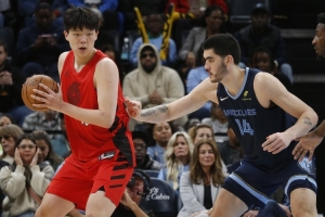 開(kāi)拓者媒體人：對(duì)付扎克·埃迪可不易 楊瀚森各種奔波或有些疲勞