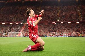 帕克：薩拉赫的表現(xiàn)確實(shí)配不上首發(fā)，勞模型的基耶薩值得信任