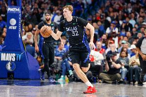 好起來(lái)了？開拓者慘敗鵜鶘 助獨(dú)行俠北伐悄悄摸進(jìn)西部前十