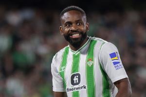 佩工：很遺憾巴坎布今天錯(cuò)失進(jìn)球良機(jī)，但這就是足球