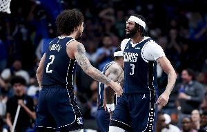 AD：失去萊夫利很糟糕 他對攻防兩端都很重要 我需要打好自己比賽