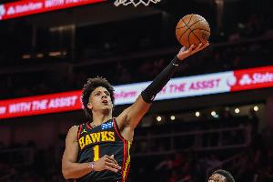 奔著三雙去！杰倫·約翰遜半場9中3拿到7分5板8助