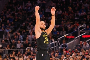 白巧克力：如果庫里每場不出手12-15次三分 那就是在傷害球隊