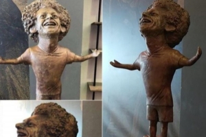 ESPN盤點(diǎn)足壇“奇葩”雕像：薩拉赫、C羅、大羅、法爾考在列