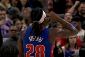 太可怕了！斯圖爾特追身三分打停老鷹 分差30分