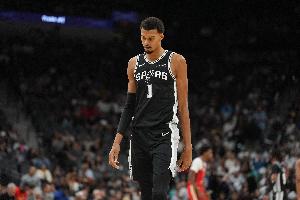 米奇談文班復(fù)出：我預(yù)計(jì)會(huì)早早將他換下 不會(huì)讓他打常規(guī)出場時(shí)間