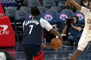 這么猛的嘛！卡林頓轉換追身三分再進 奇才11-2打停騎士！