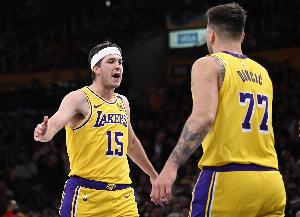 場均造犯規(guī)數：東契奇9.1次第一 SGA6.8次第四 里夫斯6.4次第九