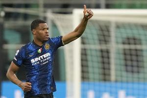 米體：鄧弗里斯將找專家診治左腳踝傷情，國米冬窗或尋找替代者