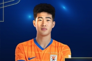 記者：逐漸在泰山站穩(wěn)腳跟的彭嘯，下賽季或沖擊中超最佳青年球員