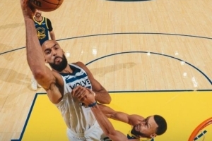 庫里慘遭成背景板！戈貝爾今天扣籃8次 森林狼官推：快去看集錦