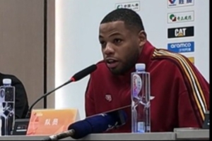 斯佩爾曼：在北京隊(duì)打球會(huì)被驚艷到 周琦趙睿實(shí)力太強(qiáng)啦