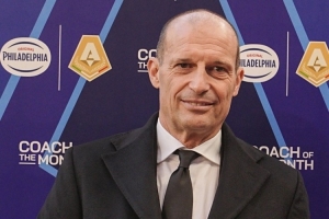 戰(zhàn)績(jī)3勝1平！阿萊格里賽前領(lǐng)取意甲11月最佳主帥獎(jiǎng)杯