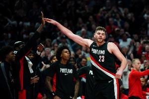 小楊又沒啥機(jī)會了！拓記：克林根和羅威明天大概率復(fù)出戰(zhàn)勇士