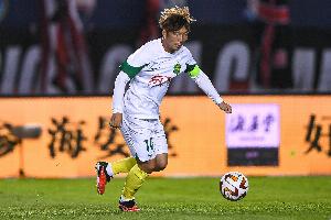 邵佳一調(diào)侃張稀哲：國家隊你就不用考慮了啊，在國安多踢兩年