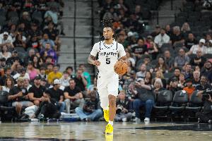 打得可以！卡爾斯16中9拿到22分6板2助 6失誤略多