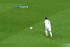 馬德里德比名場(chǎng)面！C羅超級(jí)無解電梯球遠(yuǎn)程導(dǎo)彈破門??