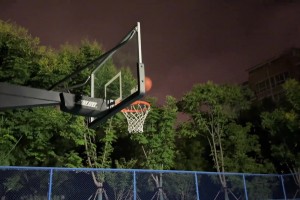 確實(shí)帥！喬治這個小連招練出來，找女朋友都快了