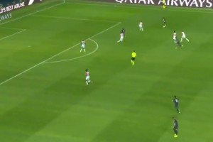 國(guó)外球迷：這是姆巴佩最想刪掉的視頻！隊(duì)友傳球給梅西而停止進(jìn)攻