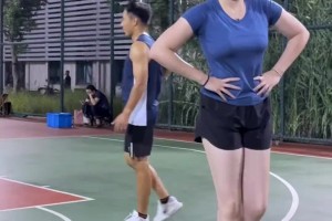 確實頂不住！國產卡戴珊肘姐曬打球視頻：我這個沖擊力怕你受不了