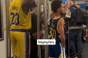 震驚！“老詹”竟與“庫里”一起坐地鐵??