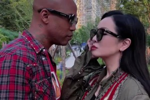 夫妻倆形影不離啊！馬布里：歡迎收看“中老年”秋裝T臺(tái)秀??