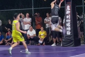 一個(gè)快攻搶了6個(gè)板，如何評(píng)價(jià)這種行為