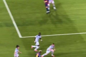 多人包夾依然從容！這就是巴薩傳控，這就是亞馬爾個(gè)人能力