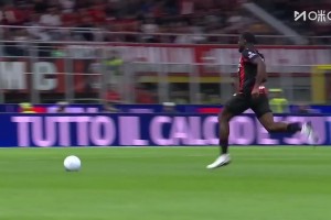 絕佳機(jī)會(huì)！普利西奇直塞撕破防線！福法納單刀左腳抽射打高了！