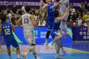 楊毅：國(guó)內(nèi)聯(lián)賽就是自?shī)首詷?lè) 培養(yǎng)不出世界級(jí)的核心運(yùn)動(dòng)員~