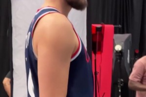 無緣父子三人同臺？詹姆斯：布萊斯有自己的時(shí)間線，我不等他了！