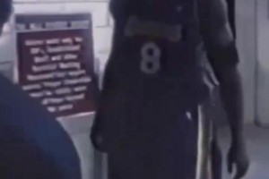 技術(shù)流的魅力！蘇亞雷斯神作：在科洛奇尼推搡下完成同向卸球！