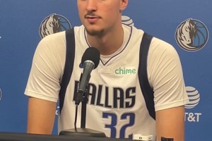 理所應(yīng)當(dāng)！弗拉格：我今年的目標(biāo)是拿下最佳新秀！