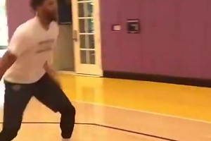 今年夏天胖了14斤！濃眉剛到湖人的時候，這個體型多完美??！