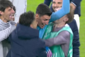 歷史第一人！里爾門將一個點球撲出3次，賽后全隊找他慶祝??