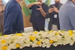 進(jìn)軍植發(fā)業(yè)！C羅和喬治娜現(xiàn)身自己新開(kāi)的植發(fā)診所??