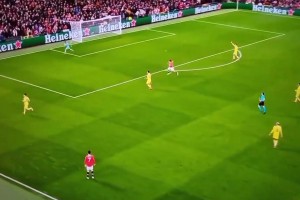 C羅沒想到！曼聯(lián)時(shí)期的卡瓦尼真是太拼了??