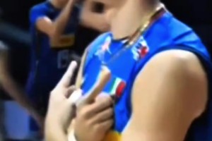 真“圖勞組合”！意大利男排隊(duì)員做國米鋒線組合標(biāo)志慶祝動(dòng)作??
