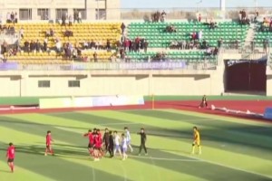 真部落戰(zhàn)爭！蒙超赤峰vs呼倫貝爾比賽最后一分鐘門將直接急眼??