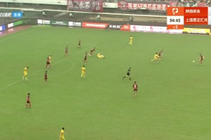 中甲賽場，陜西隊外援打出貝克漢姆式吊射??