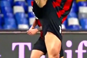 當(dāng)年40歲伊布帶領(lǐng)AC米蘭3-0擊敗尤文，依然活力無限啊??