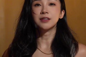 胡子老公出鏡了！張曼源：中秋節(jié)快樂 送大家吃個月餅形狀的瓜~