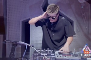 現(xiàn)在是郭舞王了哈！郭艾倫參加綜藝的開場(chǎng)舞來了~