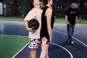 穿襠見多了，這么穿美女襠還是第一次見??