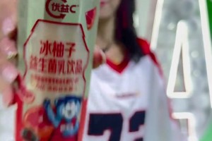 這身高差距！姚明和奧尼爾一起出現(xiàn)在中國(guó)賽現(xiàn)場(chǎng)，身邊跟著成龍和貝克漢姆