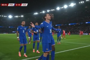 托萬禁區(qū)內(nèi)停球凌空側(cè)鉤霸氣破門！法國3-0鎖定勝局！